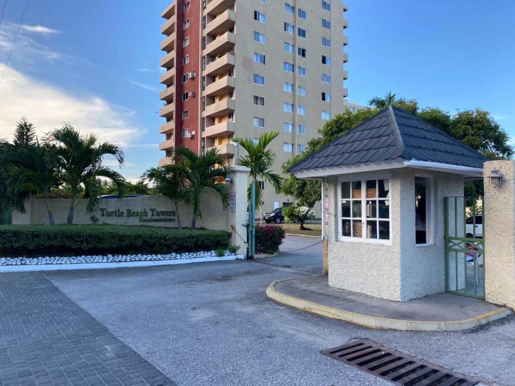 Beach-Side Condos At Turtle Beach Towers Ocho Rios Buitenkant foto