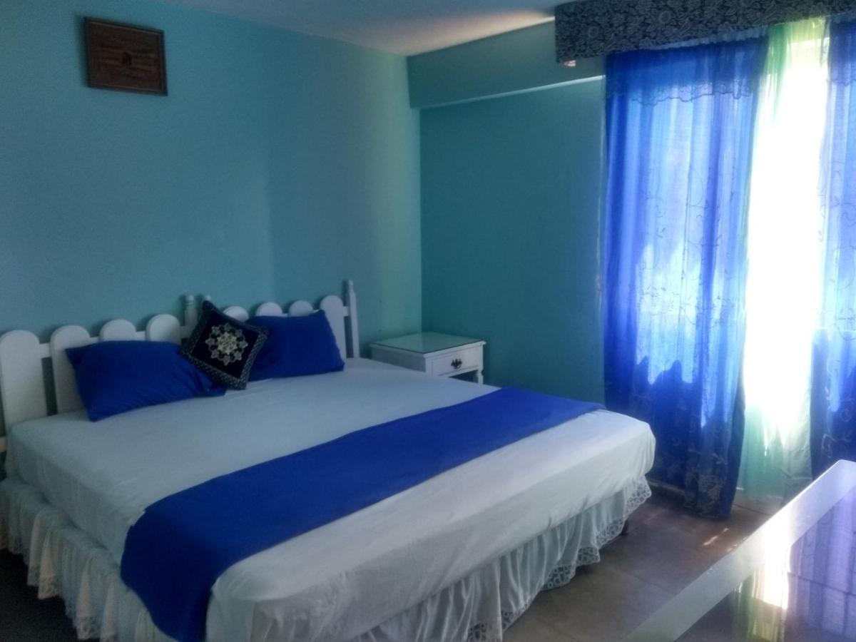 Beach-Side Condos At Turtle Beach Towers Ocho Rios Buitenkant foto
