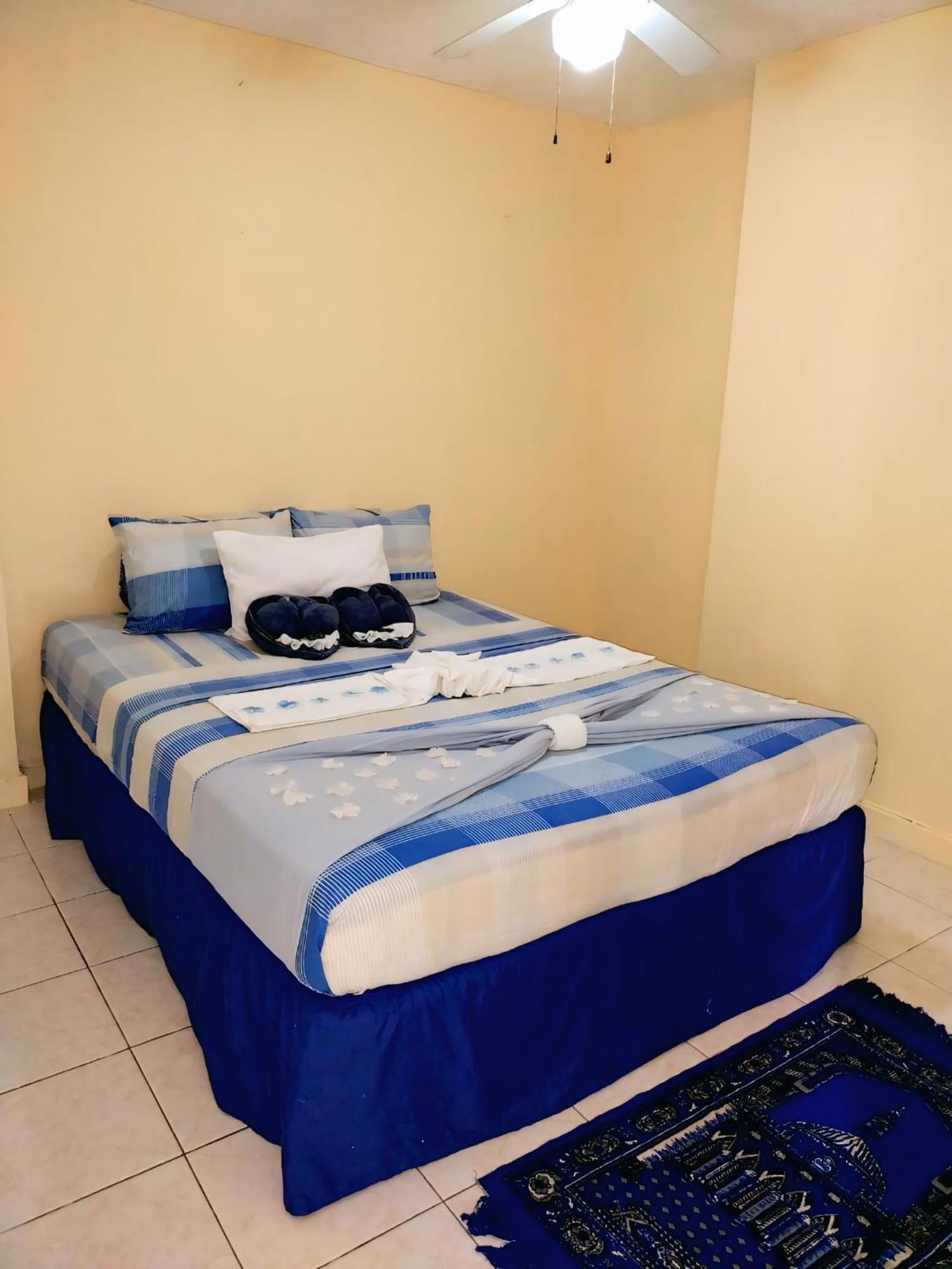 Beach-Side Condos At Turtle Beach Towers Ocho Rios Buitenkant foto